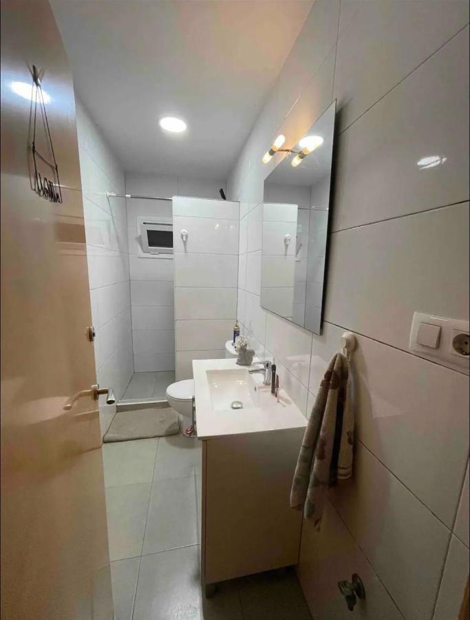 Cozy Room Next To El Prat Airport El Prat de Llobregat Ngoại thất bức ảnh